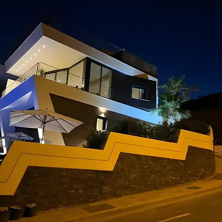 Luxury Modern Sea View