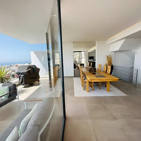 Luxury Modern Sea View Villa